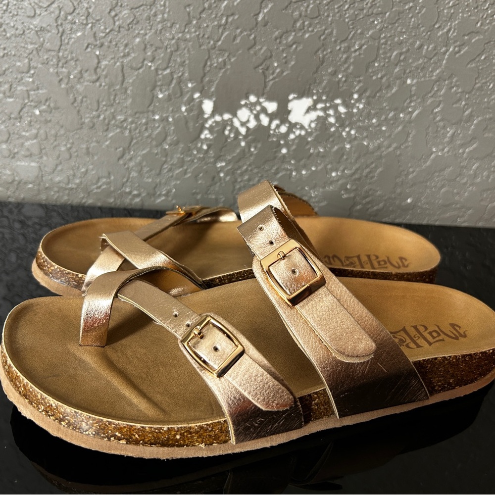Gold Metallic Sandals with Buckle Straps